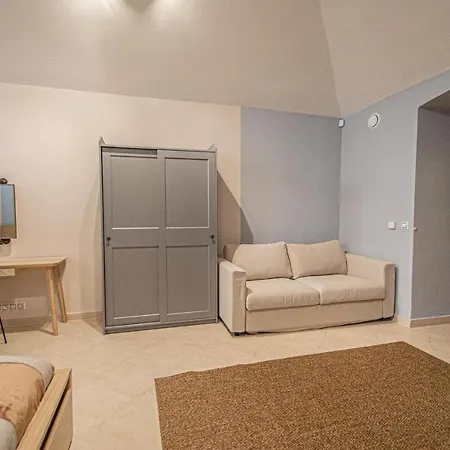 Modern And Spacious In Center * Praga