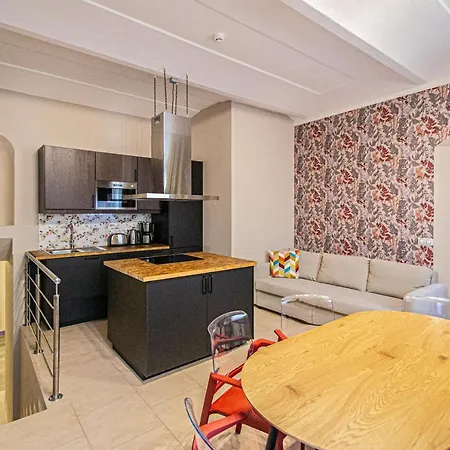 Modern And Spacious In Center * Praga