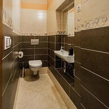 Modern And Spacious In Center Apartmán