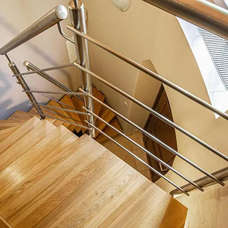 Modern And Spacious In Center Apartmán *