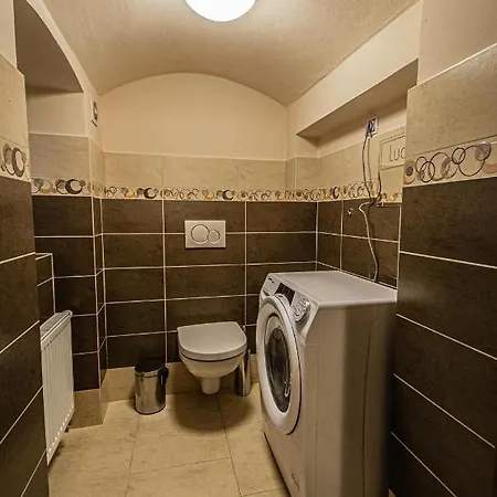 Modern And Spacious In Center Apartment *