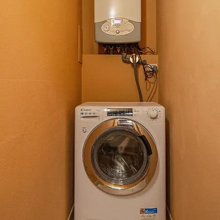 Modern And Spacious In Center Praha