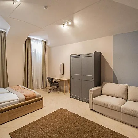 Modern And Spacious In Center Apartmán *