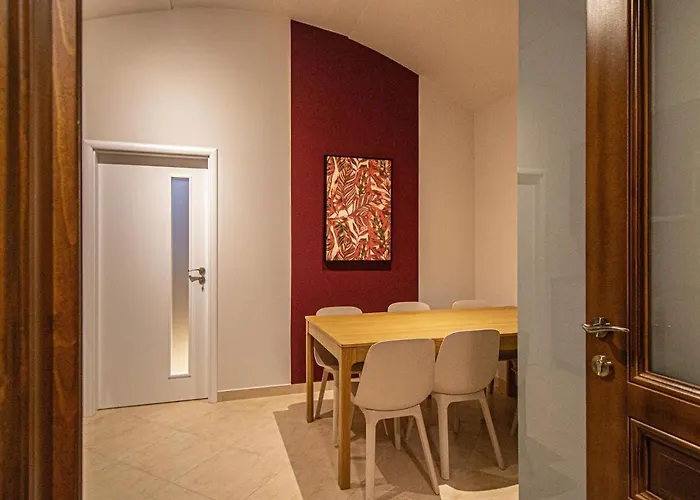 Modern And Spacious In Center Praga