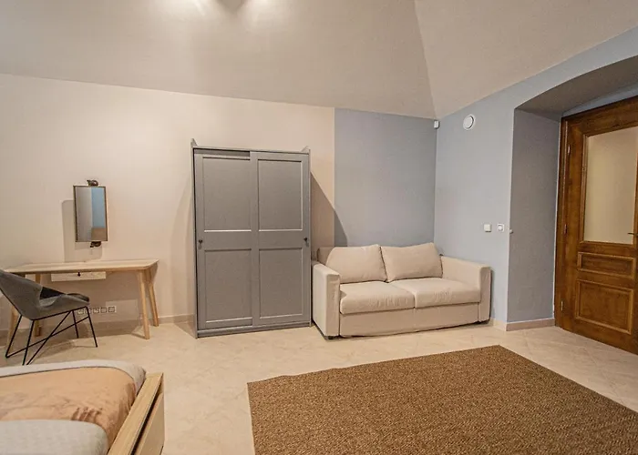 Modern And Spacious In Center * Praga