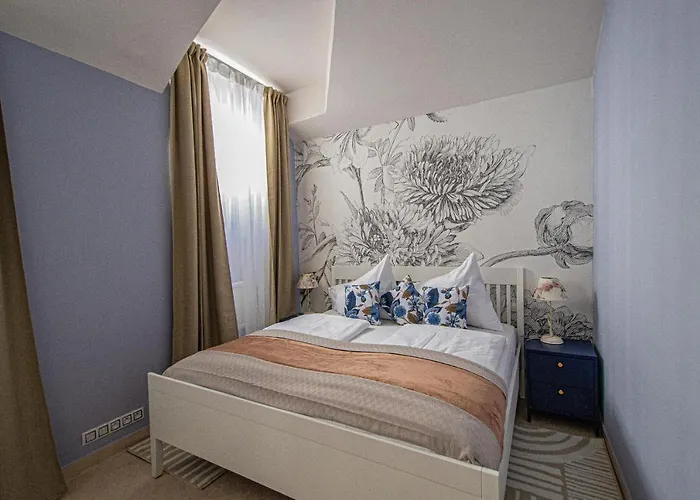 Modern And Spacious In Center Praga