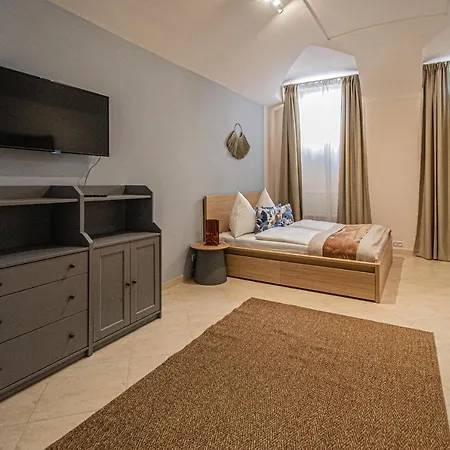 アパート Modern And Spacious In Center